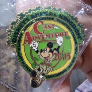 Disney Exclusive Mickey Cast Member Adventure Animal Kingdom Official Pin Trade